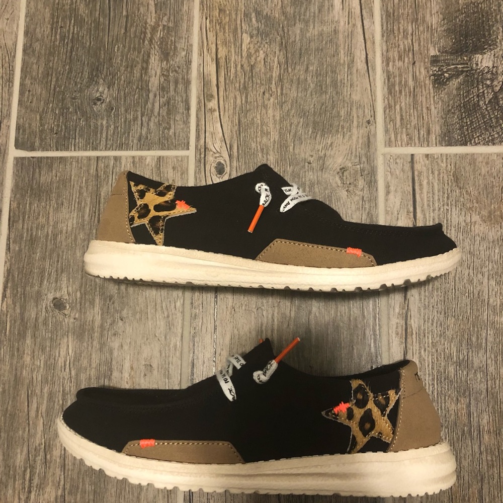 *Worn Once* Hey Dude Wendy Jungle Star Black Size 7